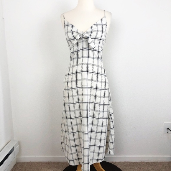 LF Dresses & Skirts - LF Crescent Gingham Dress Cream and Black Size Small